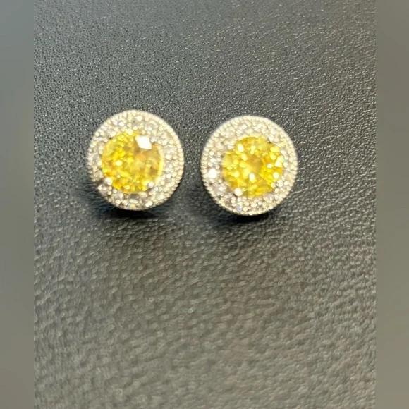 Canary yellow diamond stud earrings in Sterling Silver! - Picture 4 of 8